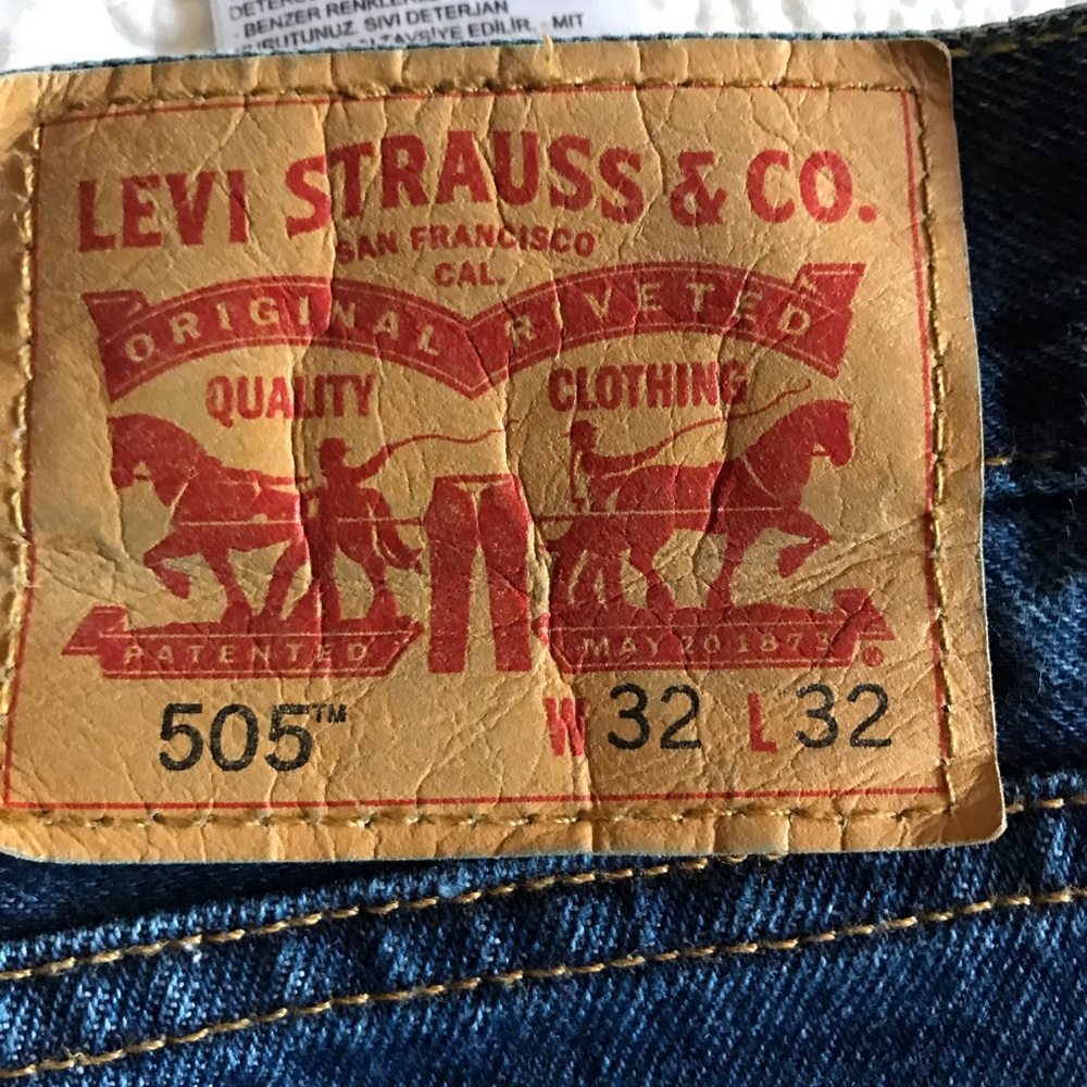 Levi’s - Picture 2 of 2